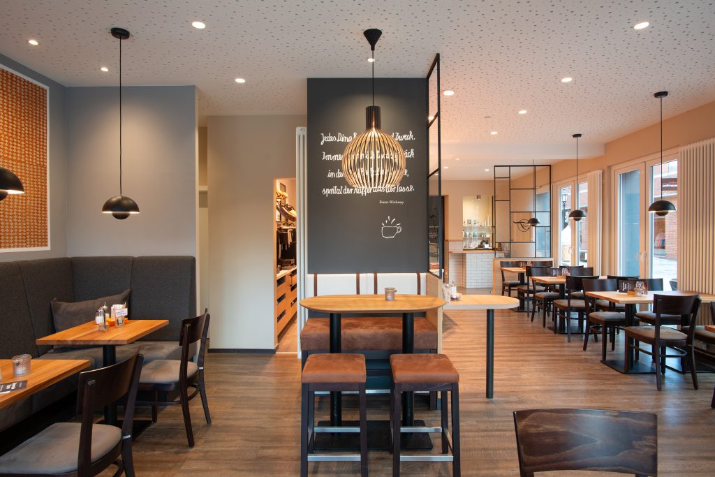 Martina Pietschmann iNNEN_ARCHiTEKTUR BACKWIÄRK TERJUNG