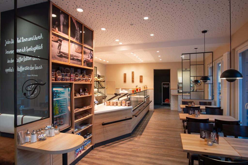 Martina Pietschmann iNNEN_ARCHiTEKTUR BACKWIÄRK TERJUNG