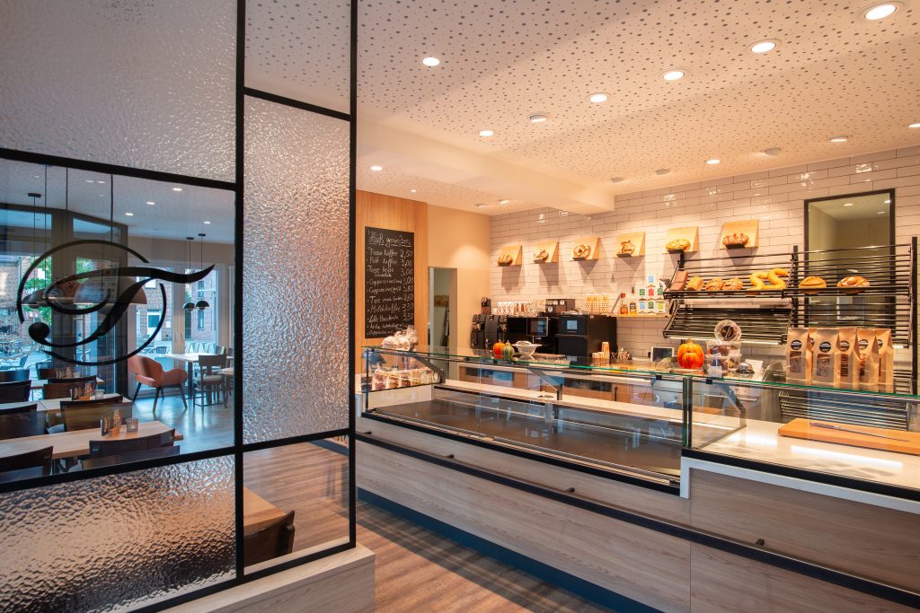 Martina Pietschmann iNNEN_ARCHiTEKTUR BACKWIÄRK TERJUNG