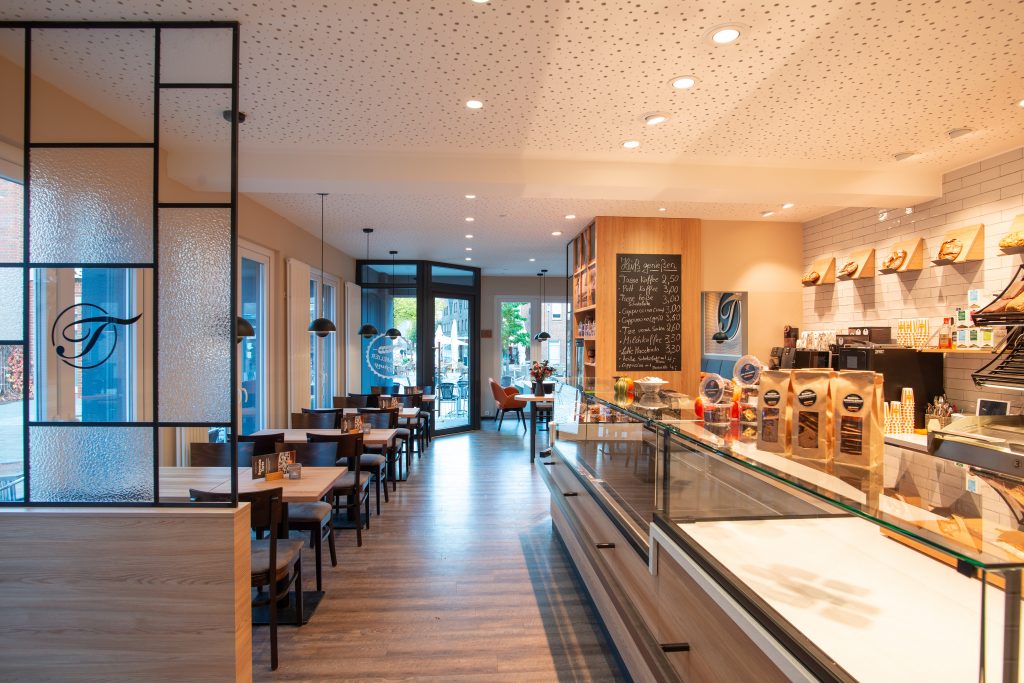 Martina Pietschmann iNNEN_ARCHiTEKTUR BACKWIÄRK TERJUNG